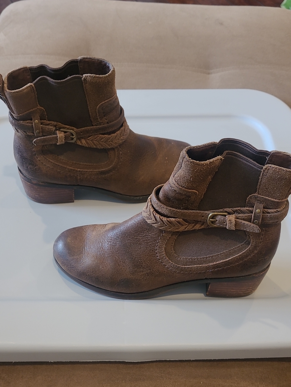 UGG Braided Strap Brown Leather Ankle Sherpa Lined Boots Size 6.5
